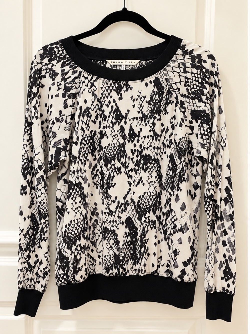 Trina Turk Black & Ivory Abstract Animal Print Pullover Top Size Small
